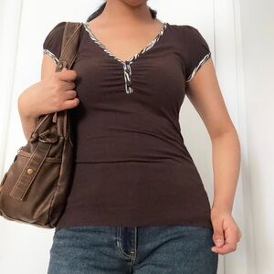 2000s vibe brown fitted tee